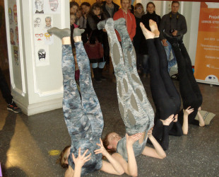 kehakunsti näituse avamisel