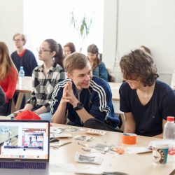 46495298_2599349850083122_9091611292141092864_o_800x800_acf_cropped