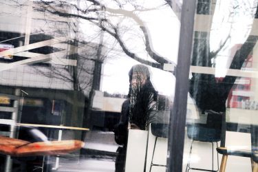 autoportree_mööbliäri_dekoratiivpuhmana_kalev_vapper_2019_tallinn_10x15_r300