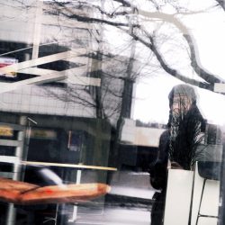 autoportree_mööbliäri_dekoratiivpuhmana_kalev_vapper_2019_tallinn_10x15_r300_800x800_acf_cropped