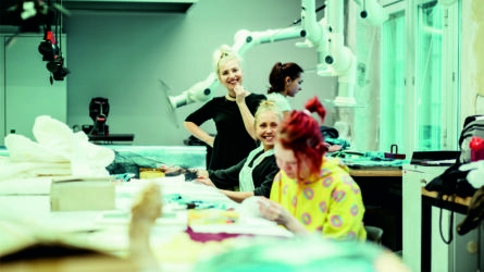 EKA-tekstiiliosakonna-tudengid-scaled-aspect-ratio-1920-1080