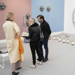 Temnikova-Kasela-Frieze-London-messil-2022-Kaarel-Kurismaa-soolovaljapanek.-Foto_-Linda-Nylind-Contemporary-Lynx.-aspect-ratio-1080-1080