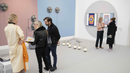 Temnikova-Kasela-Frieze-London-messil-2022-Kaarel-Kurismaa-soolovaljapanek.-Foto_-Linda-Nylind-Contemporary-Lynx.-aspect-ratio-1920-1080