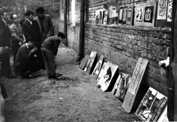 Уличная выставка в Харькове, 1963, из архива Ирины Бахчанян