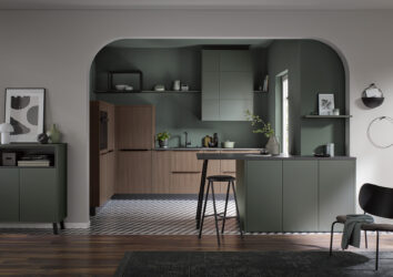 Vegas_Gruen-metallic_Walnuss-natur_f_1700x1200