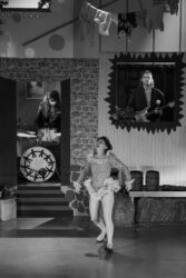 ants1_CarmenElectra_kaur-tora-1