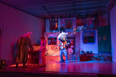 ants1_CarmenElectra_kaur-tora-12