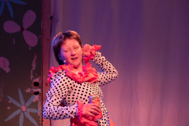 ants1_CarmenElectra_kaur-tora-17