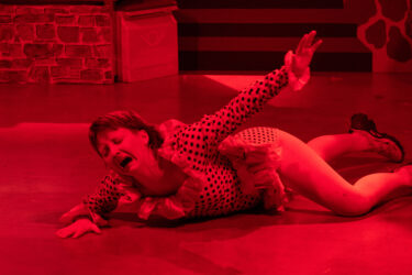 ants1_CarmenElectra_kaur-tora-6