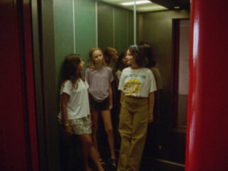 Moi aussi, je regarde_©IngelVaikla005