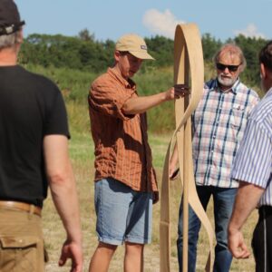 Oliver Kanniste skulptuurse tuuliku prototüüp hindamisel.