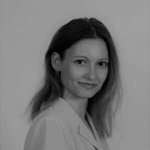 Eva Liisa Kubinyi_portree_kodukale