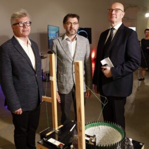 Raamlepe_rektorid ja neurokudum_ReimoVõsaTangsoo foto