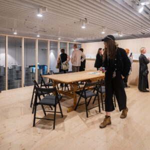 28.08_EKA arhitektuuriõppe 75. aasta avamine, ajalehe esitlus ja näituse 30x30 avamine_evertpalmets-101