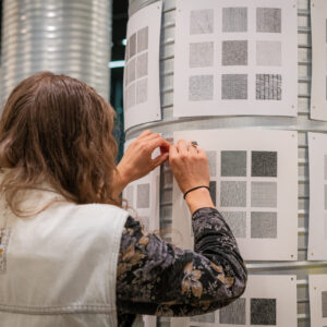 28.08_EKA arhitektuuriõppe 75. aasta avamine, ajalehe esitlus ja näituse 30x30 avamine_evertpalmets-113