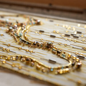 Mixed-media-tikand-kavandist-kanganaidiseni-scaled-aspect-ratio-1080-1080