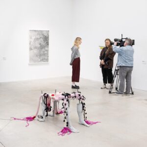 Kunstivaljal-tootmiane_Igavesti-oites_Siim-Lovi-ERR_24-scaled-aspect-ratio-1080-1080