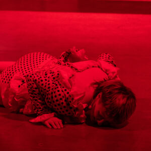 ants1_CarmenElectra_kaur-tora-3