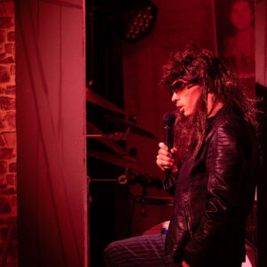 ants1_CarmenElectra_kaur-tora-8