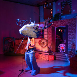 ants1_CarmenElectra_kaur-tora-11