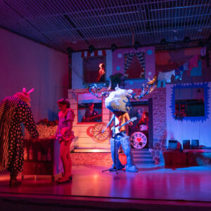 ants1_CarmenElectra_kaur-tora-12