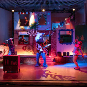 ants1_CarmenElectra_kaur-tora-14