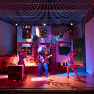 ants1_CarmenElectra_kaur-tora-15