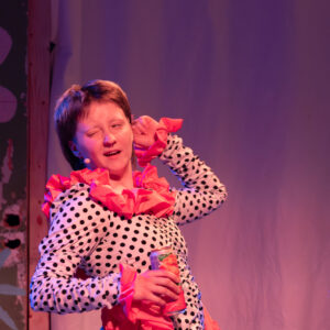 ants1_CarmenElectra_kaur-tora-17