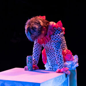 ants1_CarmenElectra_kaur-tora-20