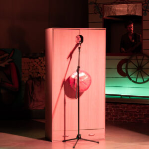 ants1_CarmenElectra_kaur-tora-24