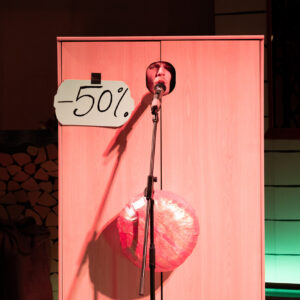 ants1_CarmenElectra_kaur-tora-26