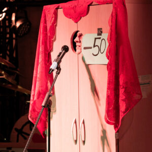 ants1_CarmenElectra_kaur-tora-27