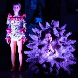 ants1_CarmenElectra_kaur-tora-45