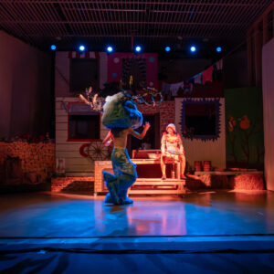 ants1_CarmenElectra_kaur-tora-49