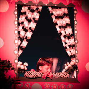 ants1_CarmenElectra_kaur-tora-55