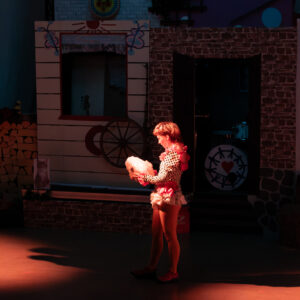 ants1_CarmenElectra_kaur-tora-59