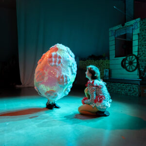 ants1_CarmenElectra_kaur-tora-62