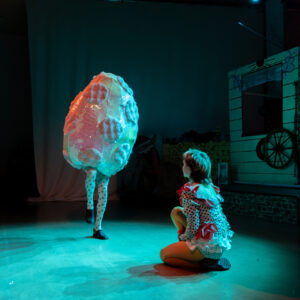 ants1_CarmenElectra_kaur-tora-64