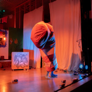 ants1_CarmenElectra_kaur-tora-74