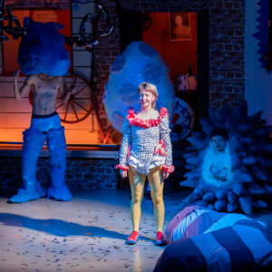 ants1_CarmenElectra_kaur-tora-79