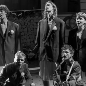 ants1_CarmenElectra_kaur-tora-82