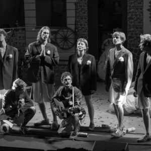 ants1_CarmenElectra_kaur-tora-85