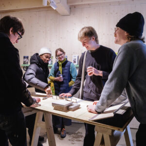 Grupinäituse „Vajame rohkem siseruume“ avamine