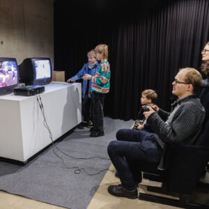 Grupinäituse „Vajame rohkem siseruume“ avamine