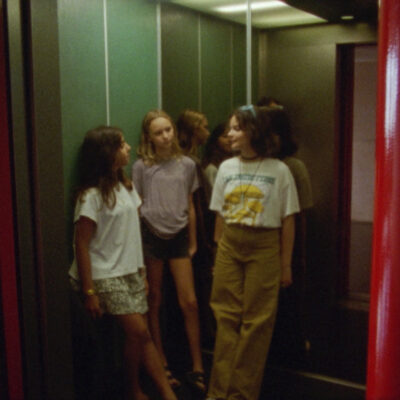 Moi aussi, je regarde_©IngelVaikla005