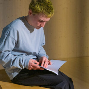 07_„Tööriistaruum, galerii” ja „Täheldusi vahetust lähedusest“ avamine EKA Galeriis_foto August Kimli_DSCF2900