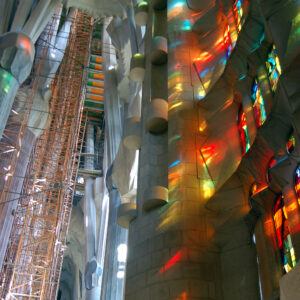 Sagrada_Familia_interior_2