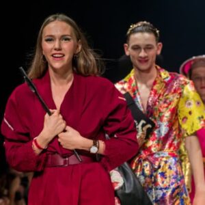 Katrin Aasmaa hõbenõelaga. Foto: Postimees.ee